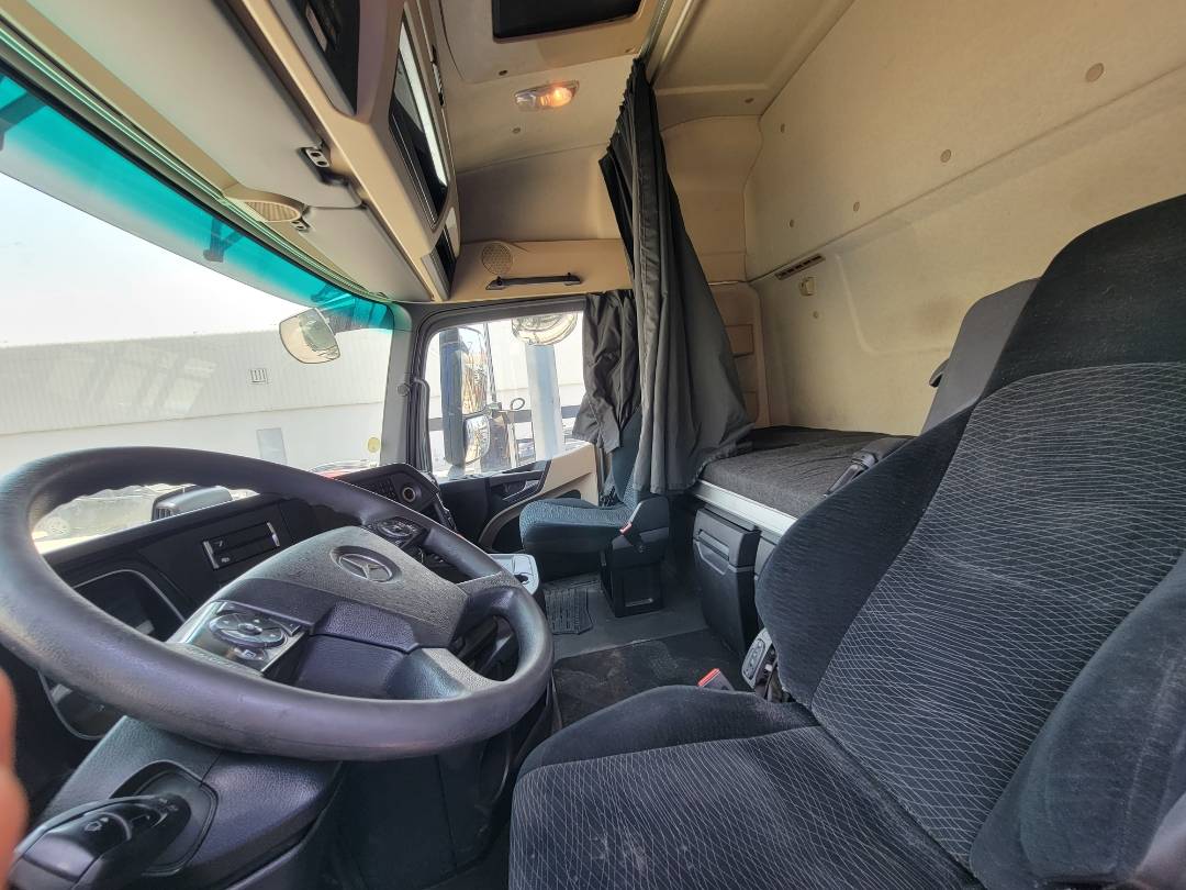 2018 MERCEDES BENZ ACTROS 1845 — 997220 KM — Lot 992885 - Marhaba Auctions Used Cars - Image 9