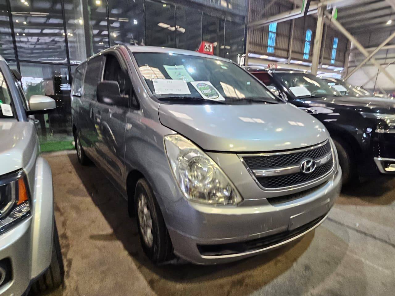 2011 HYUNDAI GRAND STAREX — 248110 KM — Lot JBBU315041 — Main - Marhaba Auctions Used Cars - Image 3