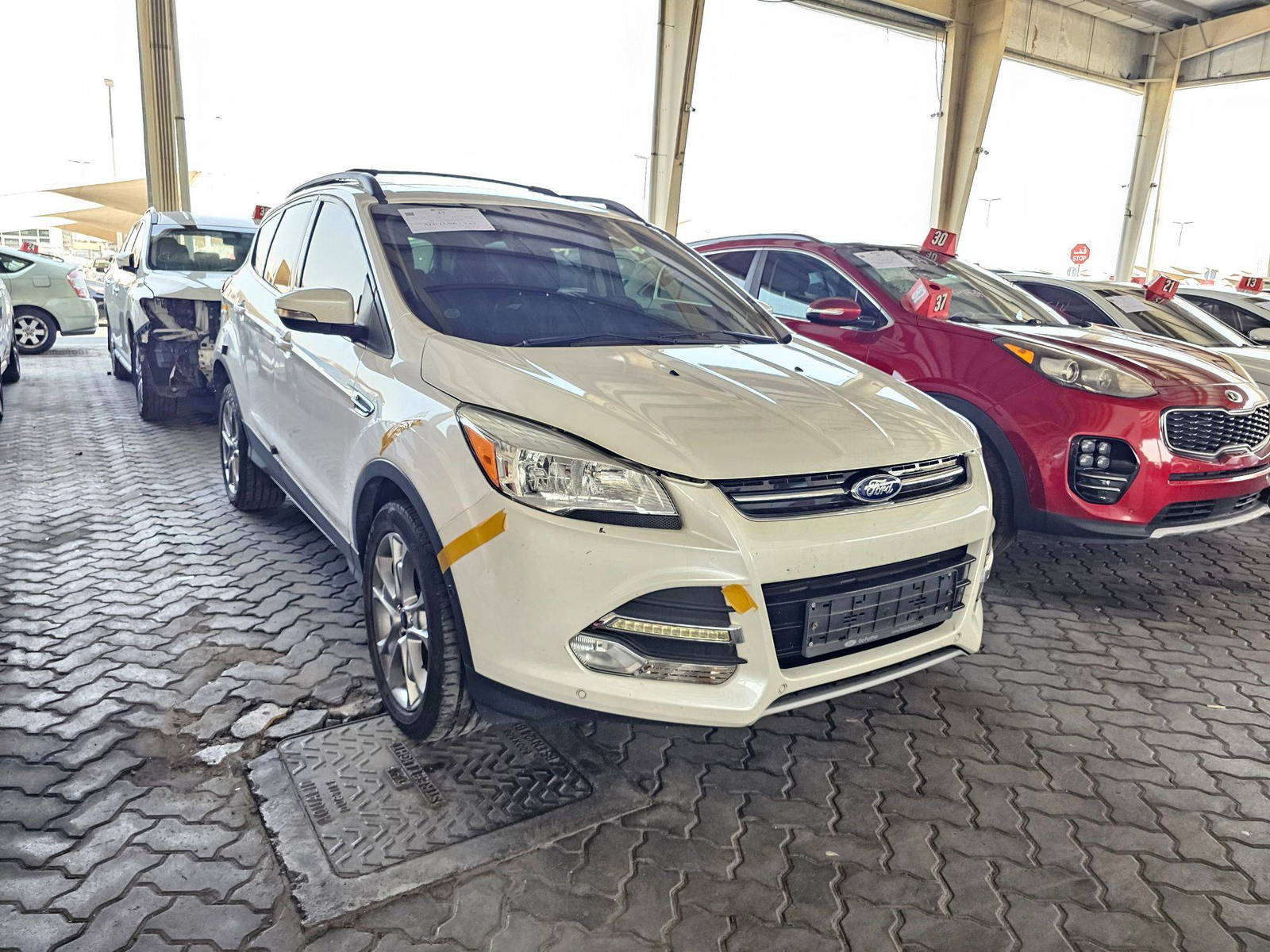 2013 FORD ESCAPE — 152293 KM — Lot 27361 — Main - Marhaba Auctions Used Cars - Image 4