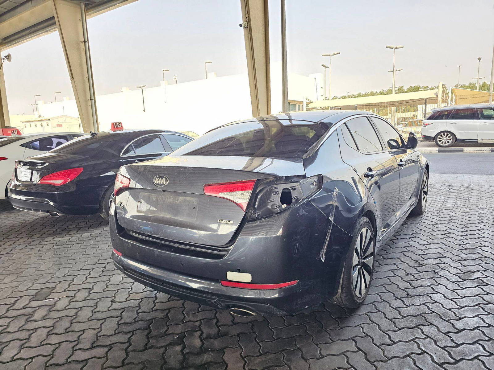 2013 KIA K5 — 222312 KM — Lot 320763 — Souq - Marhaba Auctions Used Cars - Image 4