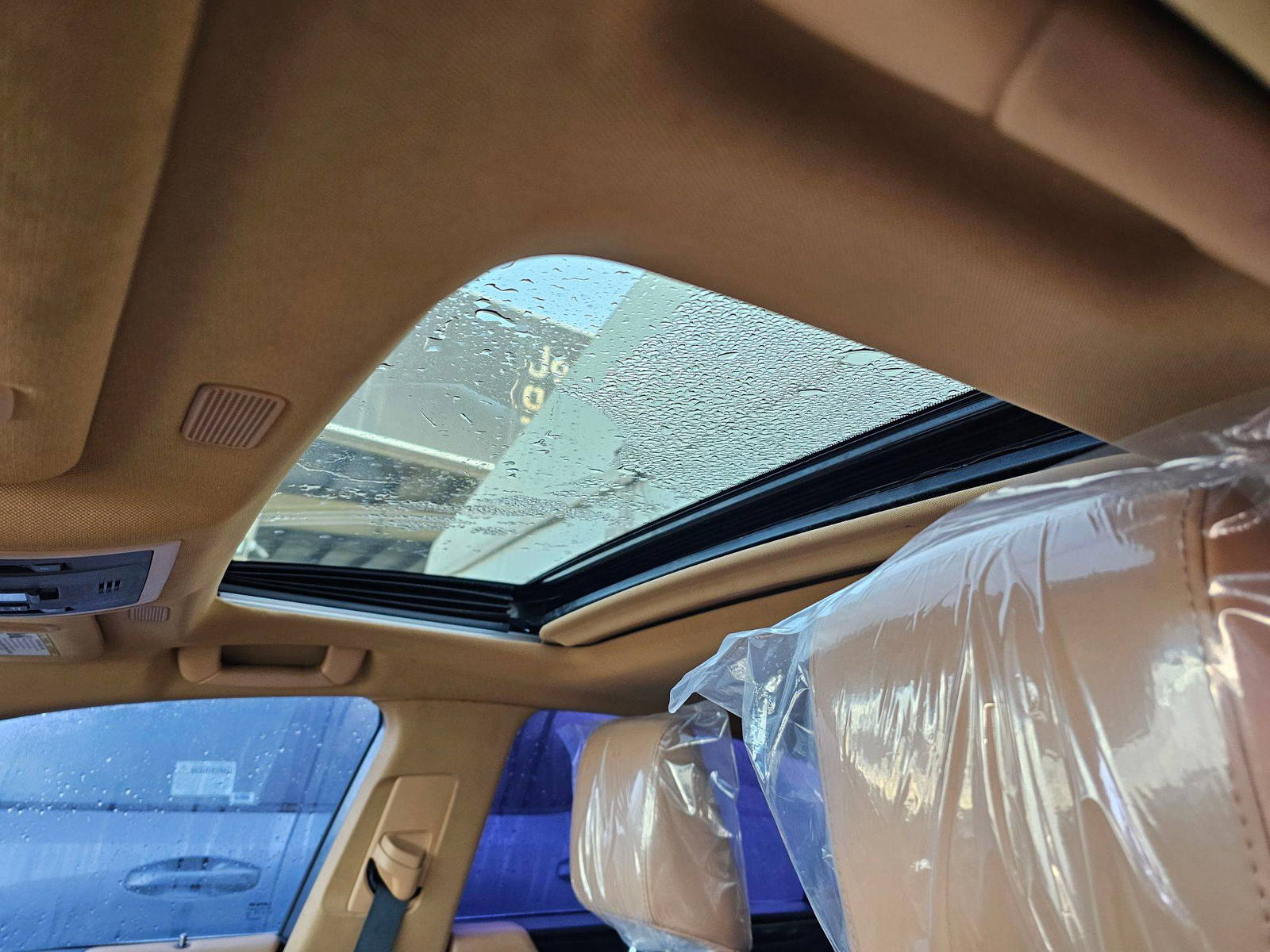 LEXUS ES 300H 2022 - Marhaba Auction Used Cars - Image 8