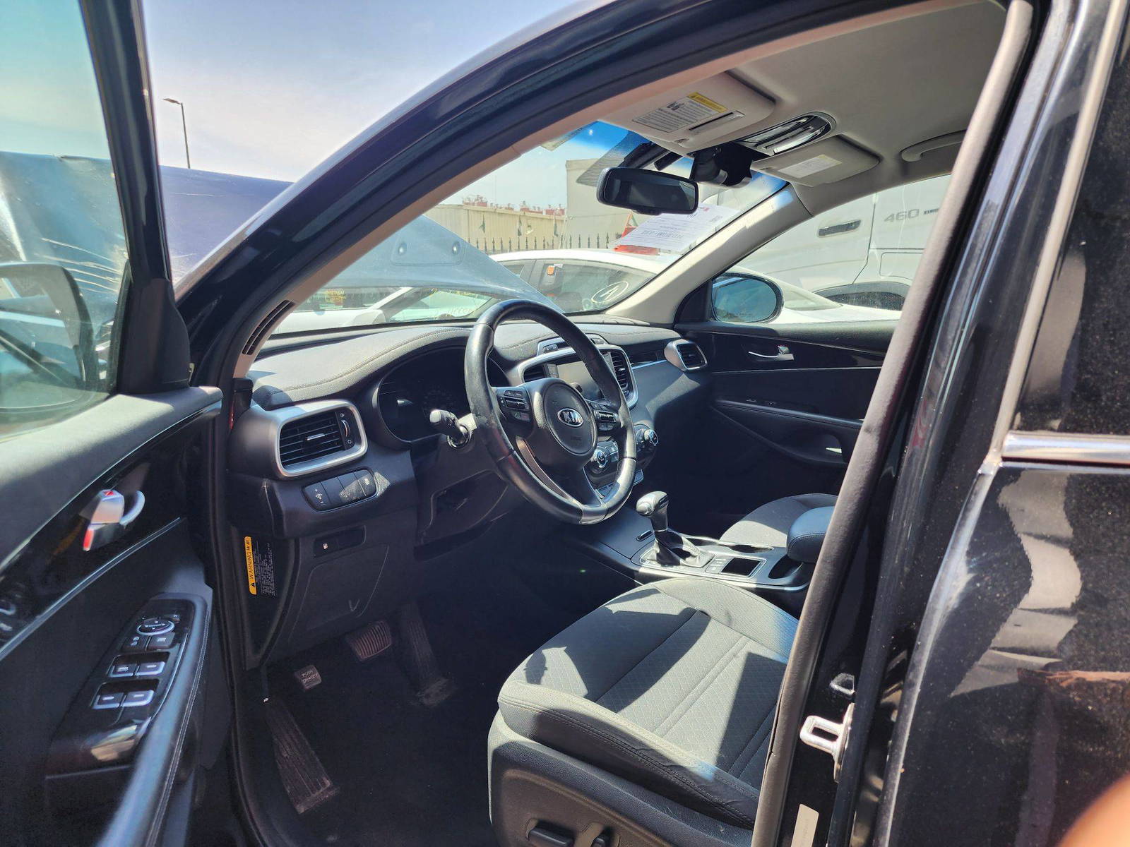 2018 KIA SORENTO — 174536 KM — Lot 62867014 — Al Quoz - Marhaba Auctions Used Cars - Image 9