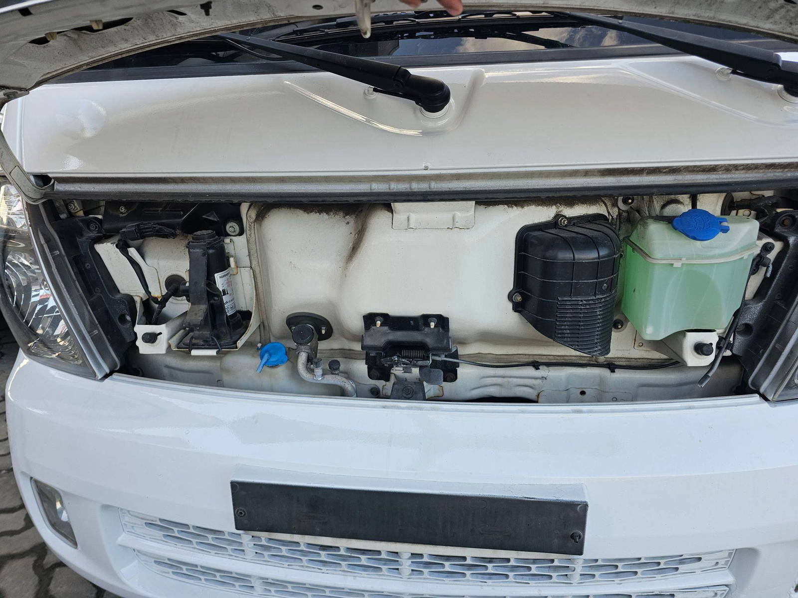 2019 KIA BONGO 3 — 244887 KM — Lot 305587 — Souq - Marhaba Auctions Used Cars - Image 13