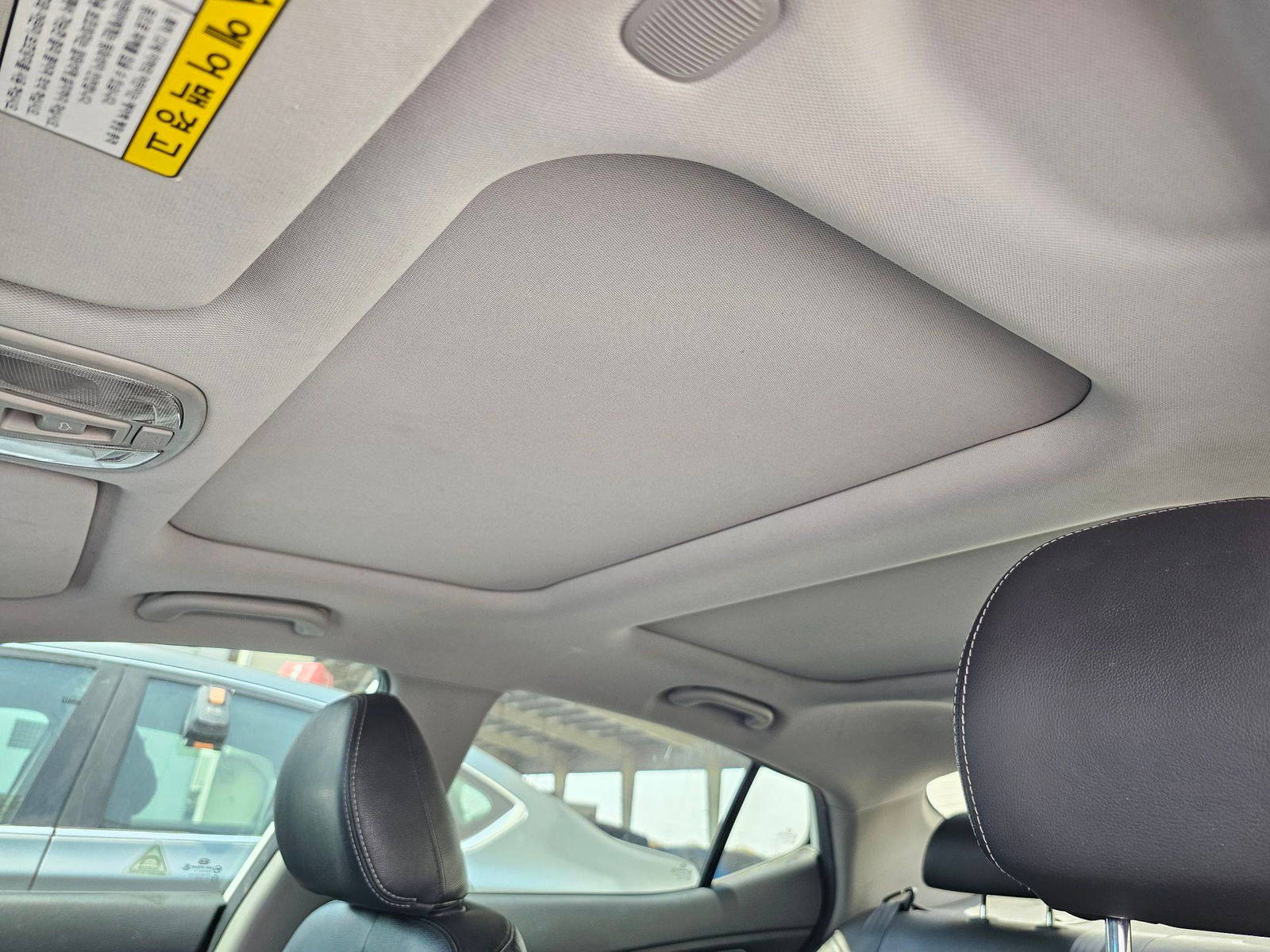 2012 KIA K5 — 259263 KM — Lot 006956 — Souq - Marhaba Auctions Used Cars - Image 9
