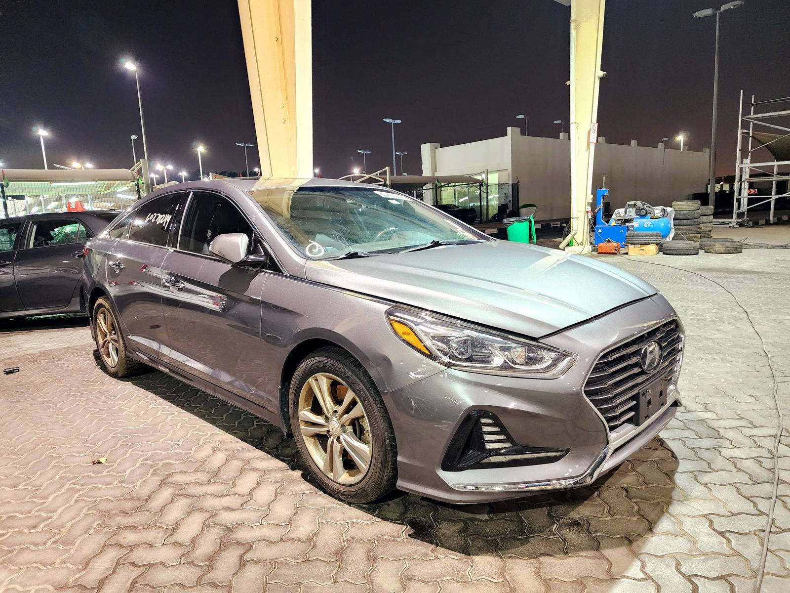2018 HYUNDAI SONATA — 169127 Miles — Lot 8JH695548 — Souq - Marhaba Auctions Used Cars - Image 5