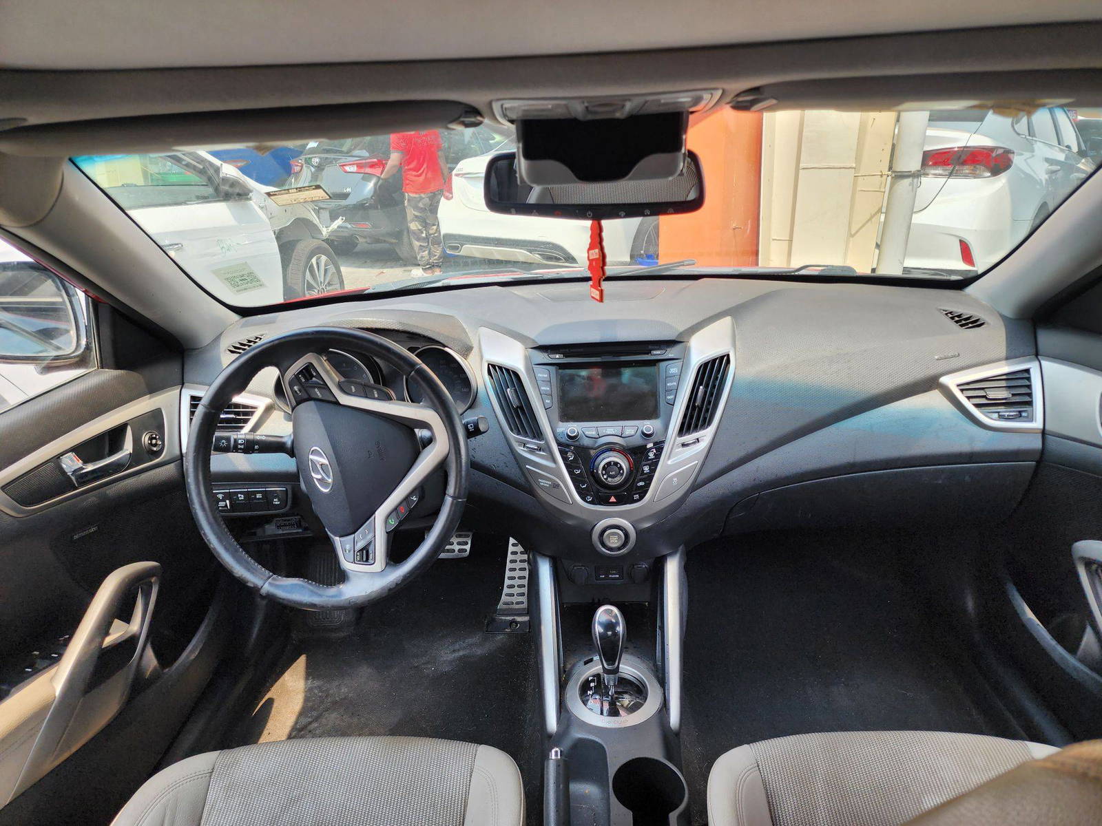 2013 HYUNDAI VELOSTER — 153770 Miles — Lot 71212 — Souq - Marhaba Auctions Used Cars - Image 5