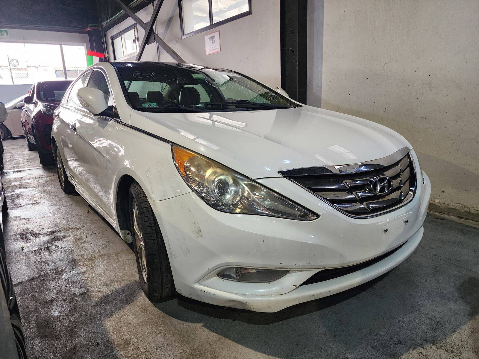 2013 HYUNDAI SONATA — 164515 Miles — Lot 608090 — Al Quoz - Marhaba Auctions Used Cars - Image 4