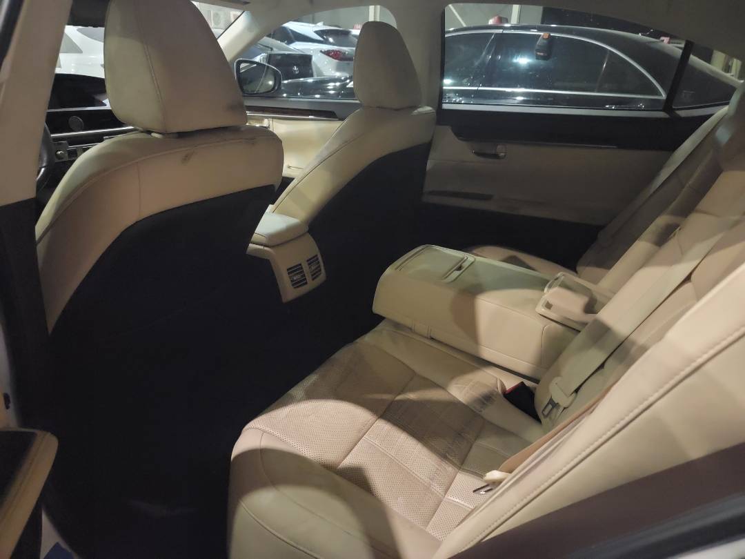2016 LEXUS ES 350 — 162960 Miles — Lot GU020639 — Souq - Marhaba Auctions Used Cars - Image 9