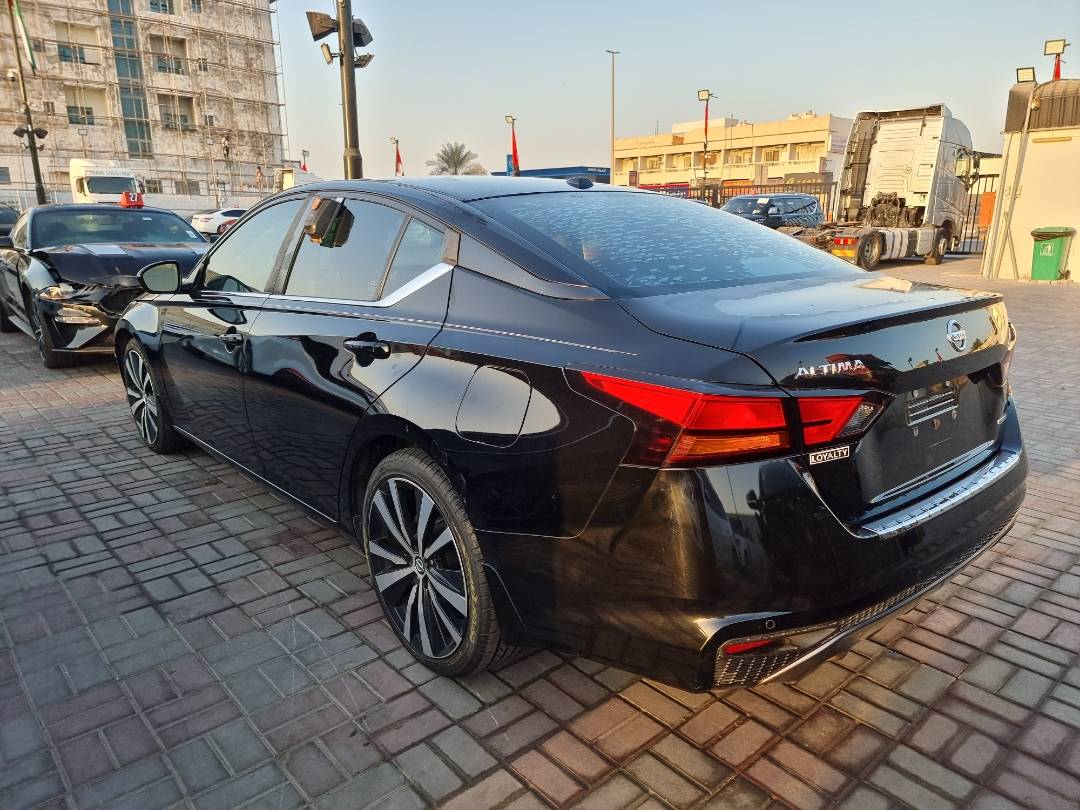 2020 NISSAN ALTIMA — 104735 Miles — Lot LC112482 — Souq - Marhaba Auctions Used Cars - Image 5