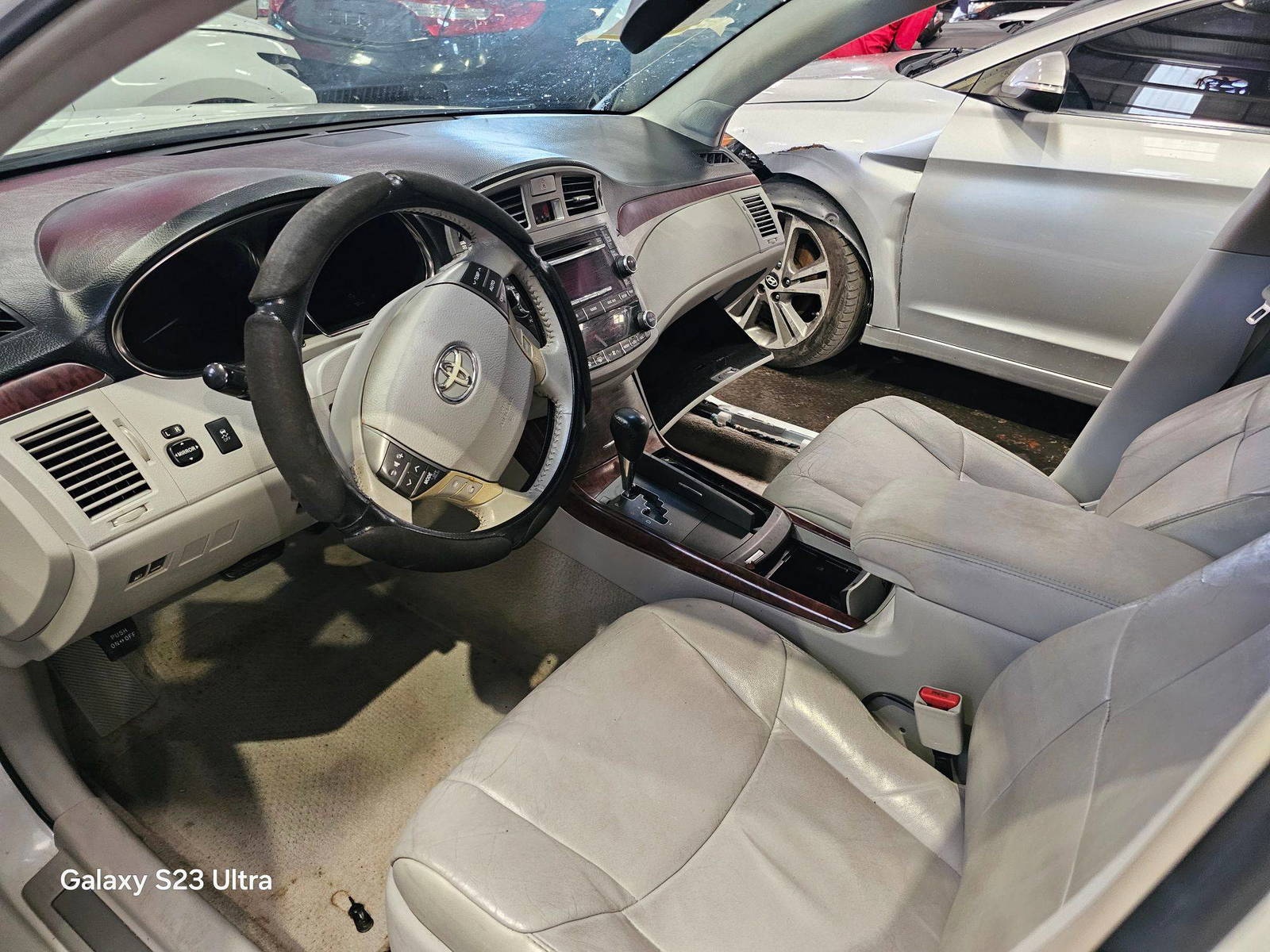 2012 TOYOTA AVALON — 164178 Miles — Lot 43617693 — Main - Marhaba Auctions Used Cars - Image 8