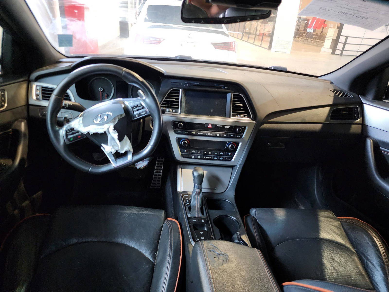 2015 HYUNDAI SONATA — 134055 Miles — Lot 27232 — Al Quoz - Marhaba Auctions Used Cars - Image 7