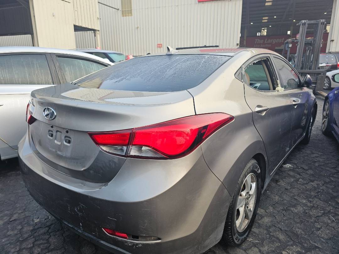 2015 HYUNDAI ELANTRA — 190600 Miles — Lot H548932 — Souq - Marhaba Auctions Used Cars - Image 4
