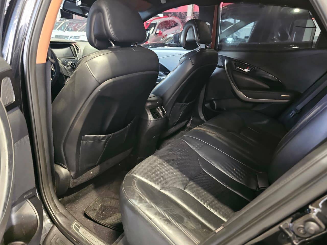 2012 HYUNDAI GRANDEUR — 185571 KM — Lot 205078 — Ind. 12 - Marhaba Auctions Used Cars - Image 7