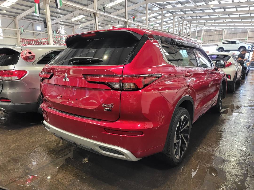 2022 MITSUBISHI OUTLANDER — 40528 KM — Lot 68496374 — Main - Marhaba Auctions Used Cars - Image 3