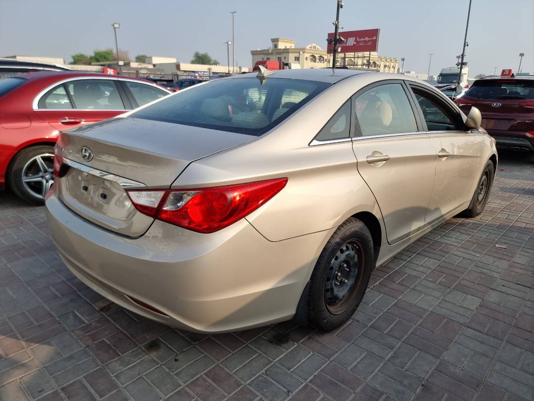 2011 HYUNDAI SONATA — 211425 Miles — Lot 125487 — Ind. 12 - Marhaba Auctions Used Cars - Image 4