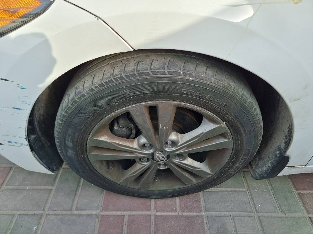 2017 HYUNDAI ELANTRA — 98838 Miles — Lot 125487 — Main - Marhaba Auctions Used Cars - Image 11