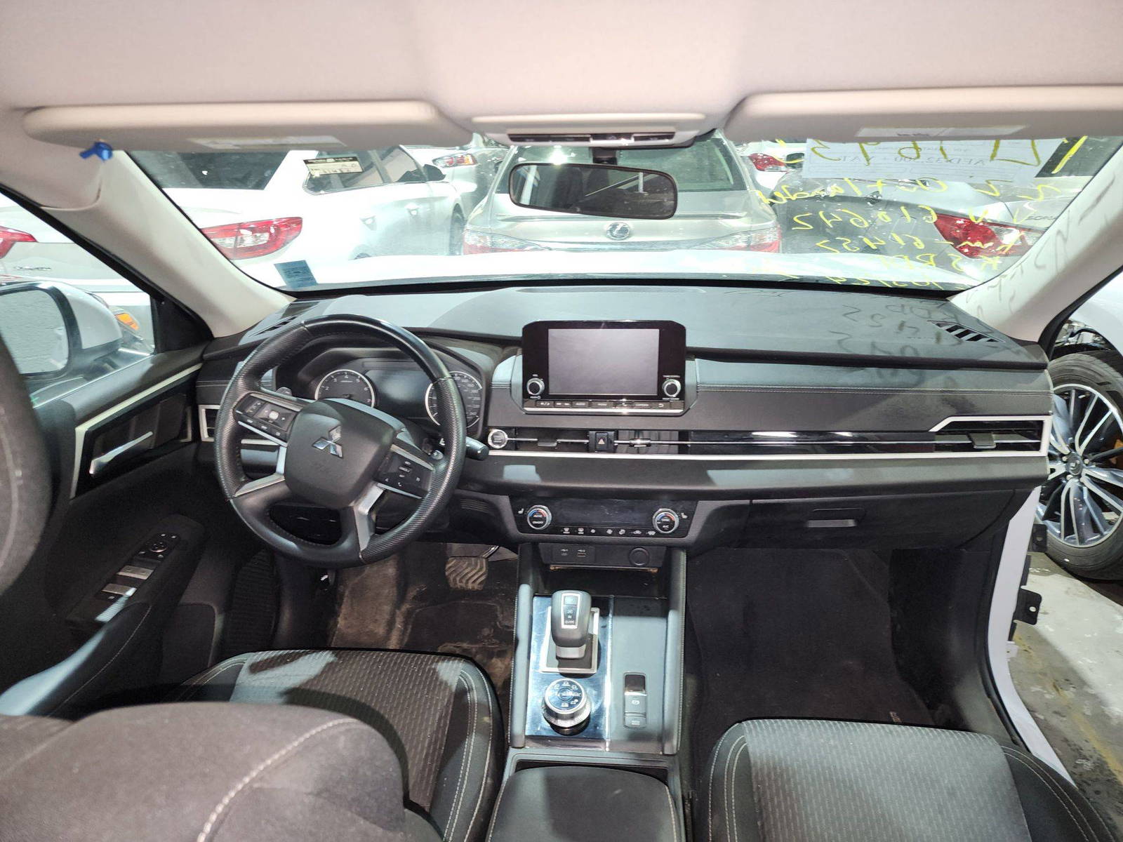 2022 MITSUBISHI OUTLANDER — 61452 KM — Lot 12176933 — Main - Marhaba Auctions Used Cars - Image 8