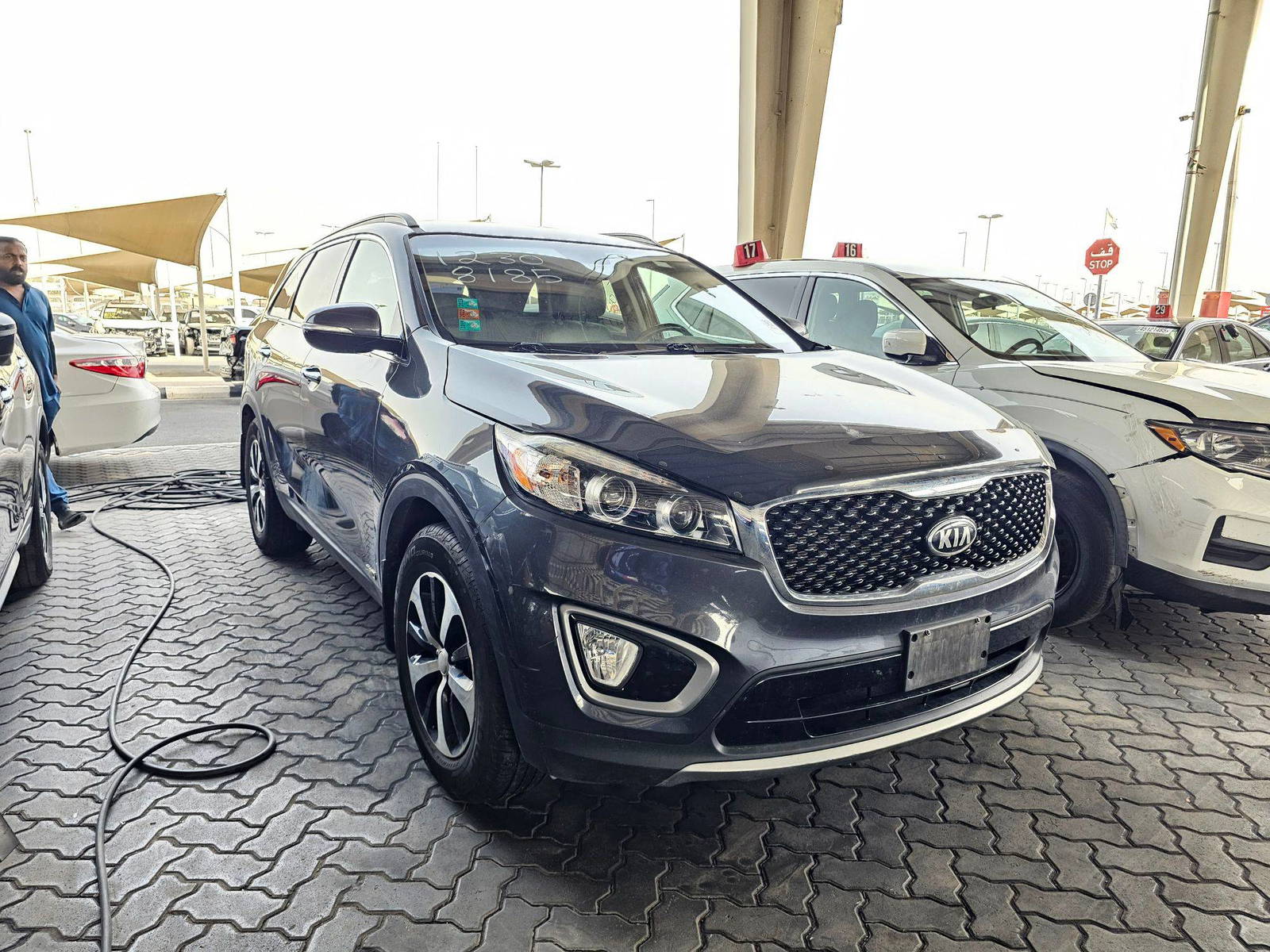 2016 KIA SORENTO — 163724 KM — Lot 12308185 — Souq - Marhaba Auctions Used Cars - Image 4