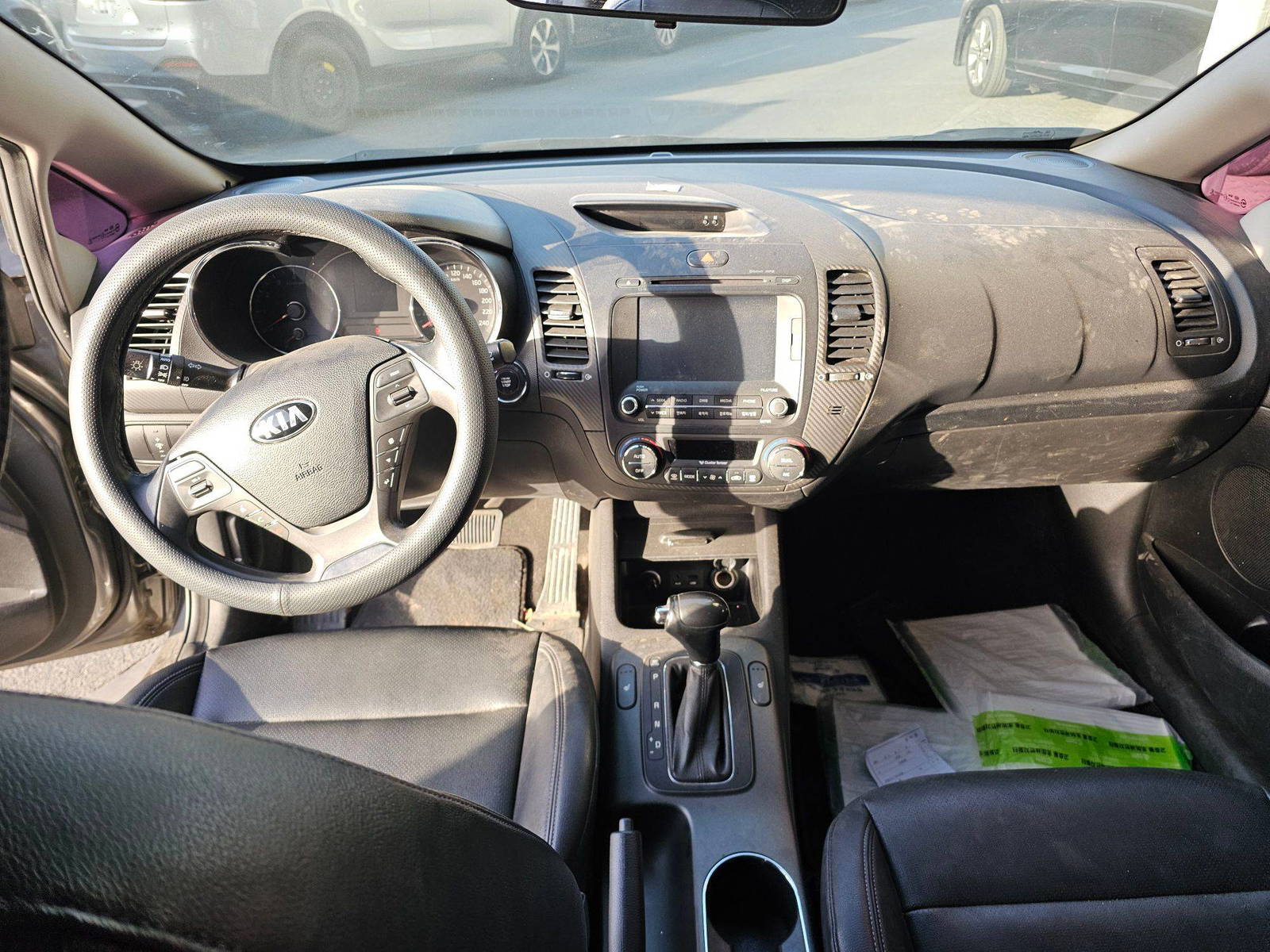 2013 KIA K3 — 126101 KM — Lot BDA127773 — Souq - Marhaba Auctions Used Cars - Image 8