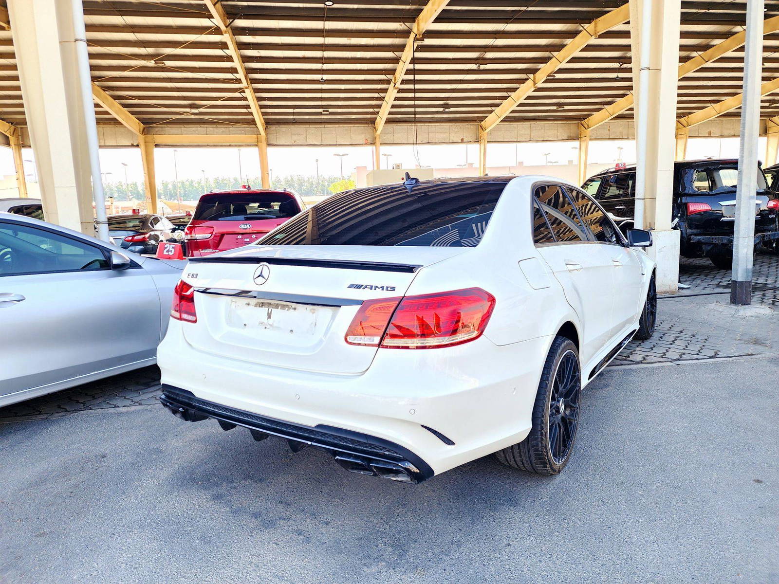 2011 MERCEDES BENZ E 63 AMG-S 4MATIC — 164424 KM — Lot 0771A395843 — Souq - Marhaba Auctions Used Cars - Image 3