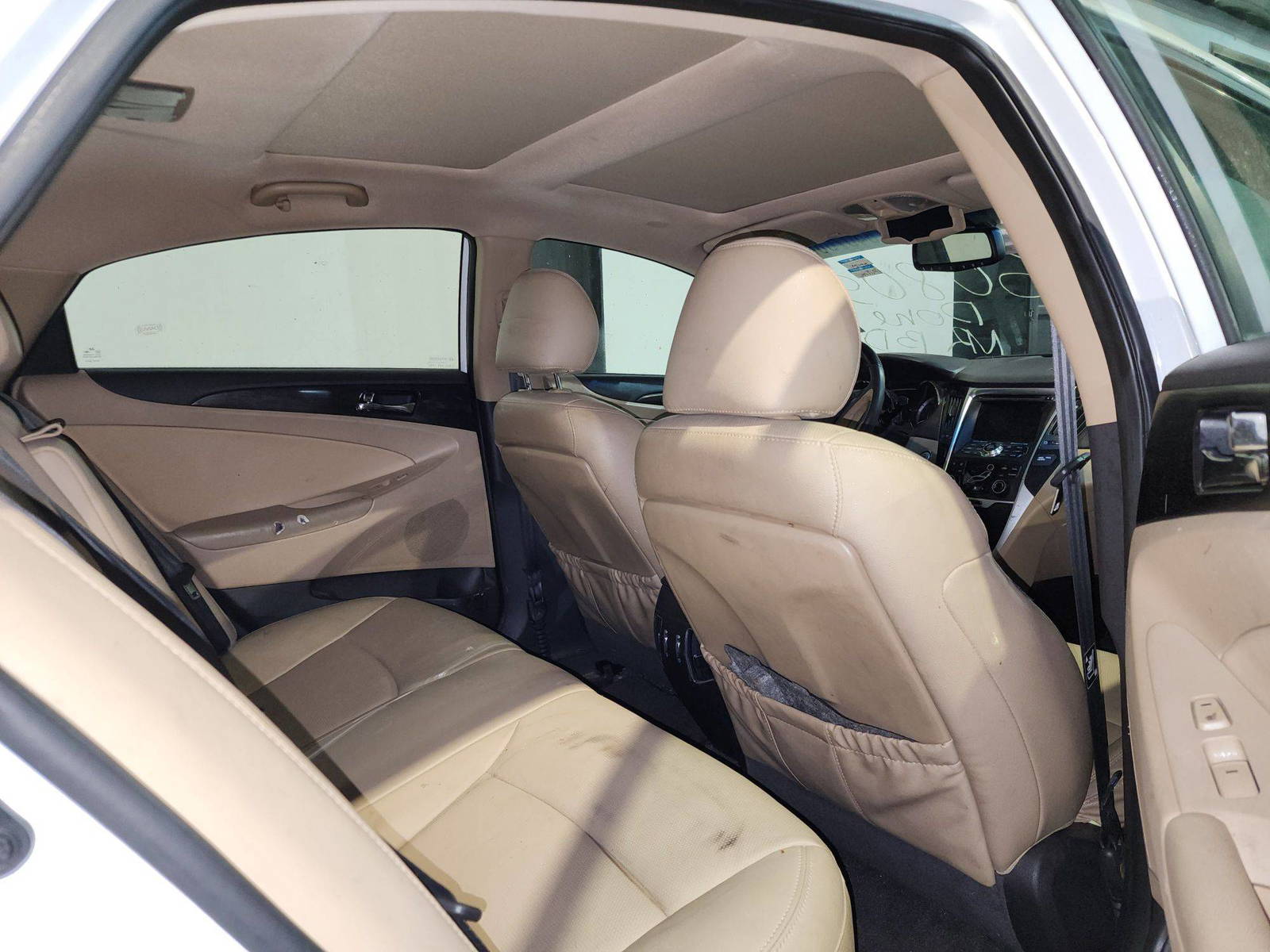 2013 HYUNDAI SONATA — 164515 Miles — Lot 608090 — Al Quoz - Marhaba Auctions Used Cars - Image 7