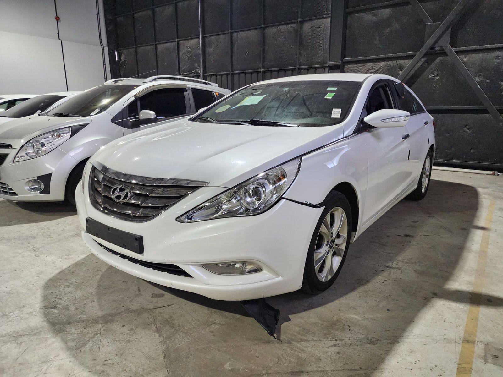 2010 HYUNDAI SONATA — 141651 KM — Lot 124578 — Al Quoz - Marhaba Auctions Used Cars - Image 4