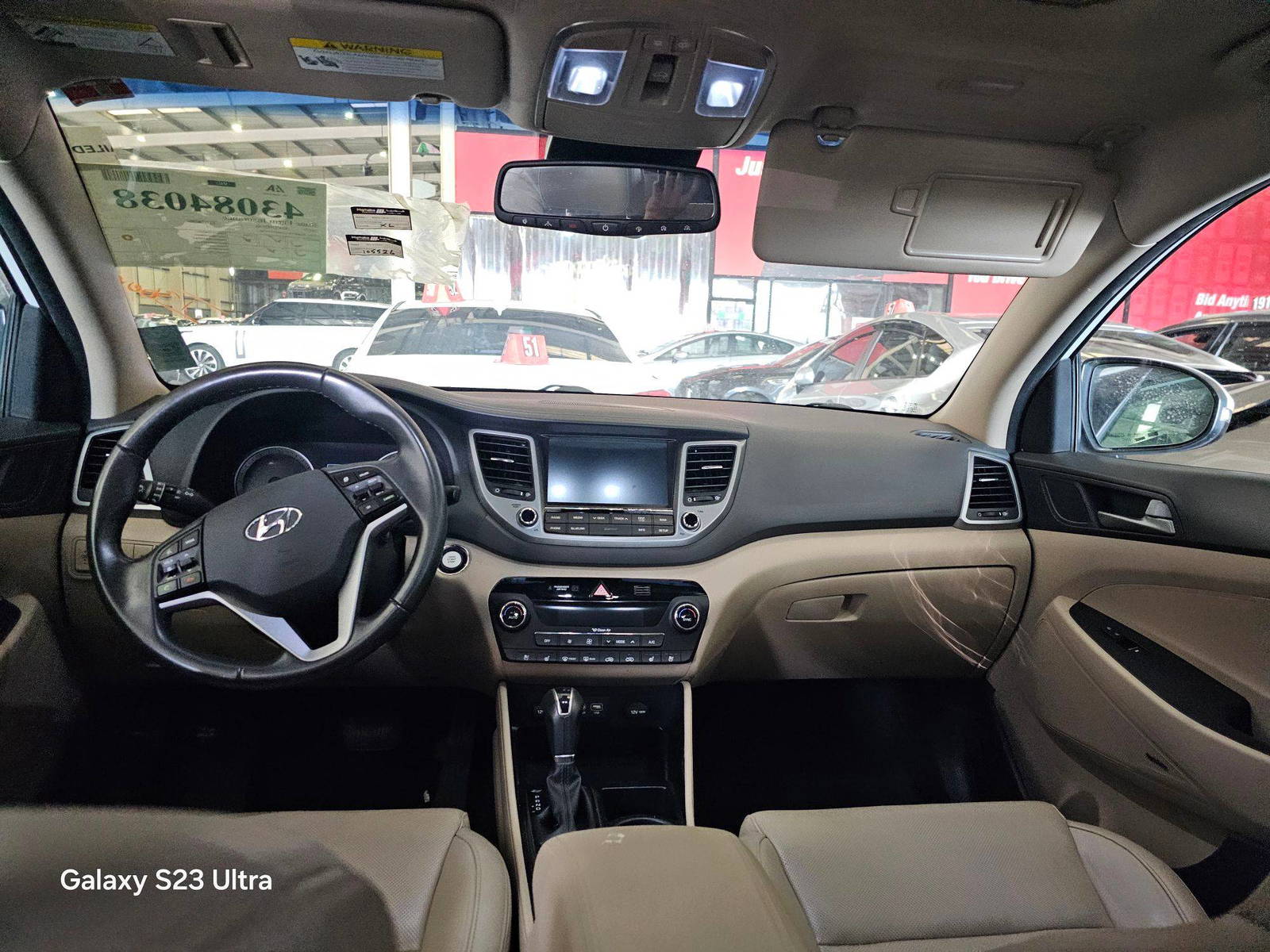 2017 HYUNDAI TUCSON — 105526 Miles — Lot HU277781 — Souq - Marhaba Auctions Used Cars - Image 8