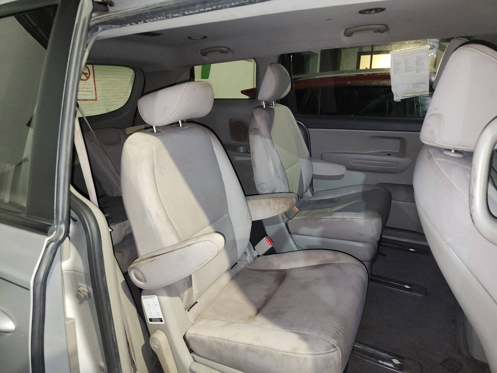 2016 KIA SEDONA — 183765 Miles — Lot 6150648 — Souq - Marhaba Auctions Used Cars - Image 4