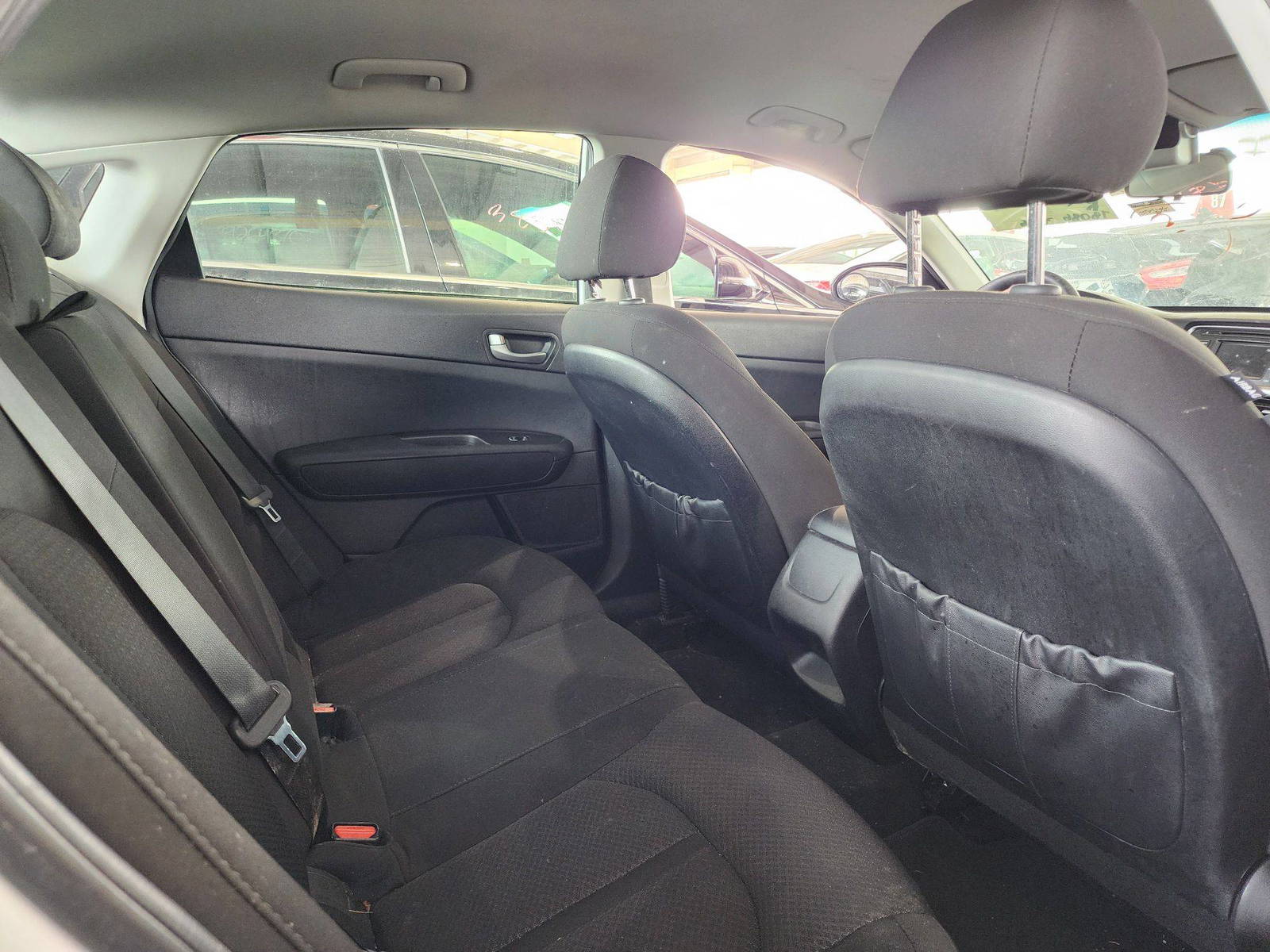 2017 KIA OPTIMA — 78086 Miles — Lot HG153658 — Souq - Marhaba Auctions Used Cars - Image 4