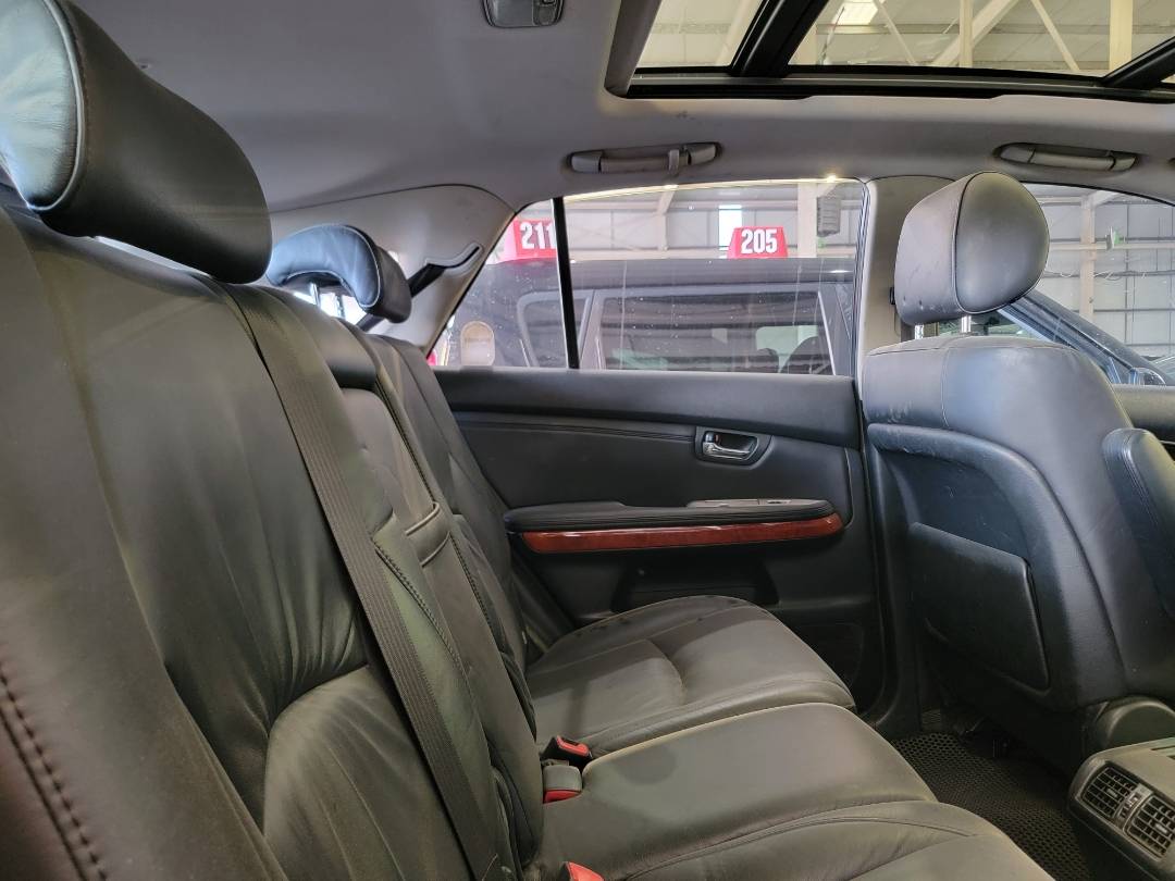 2004 LEXUS RX 330 — 384551 KM — Lot 0056648 — Main - Marhaba Auctions Used Cars - Image 5