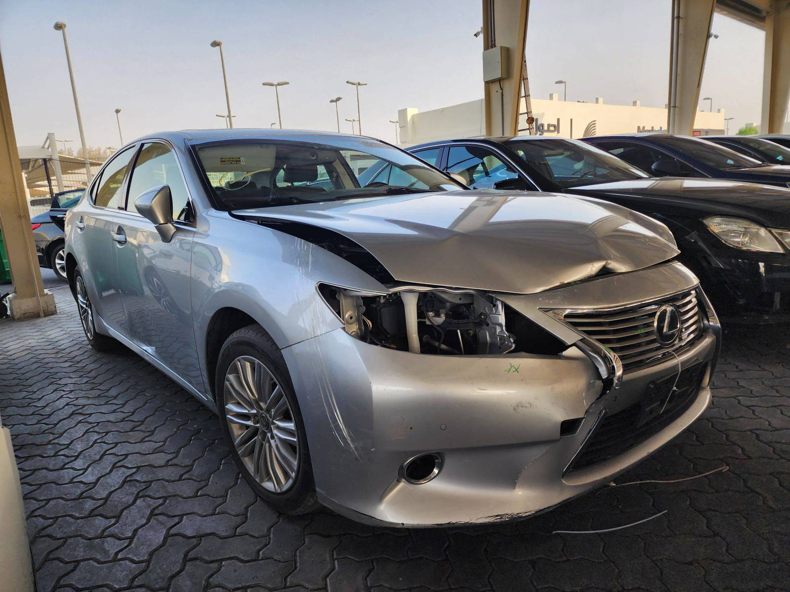 2014 LEXUS ES 350 — 94295 Miles — Lot 52157064 — Souq - Marhaba Auctions Used Cars - Image 4