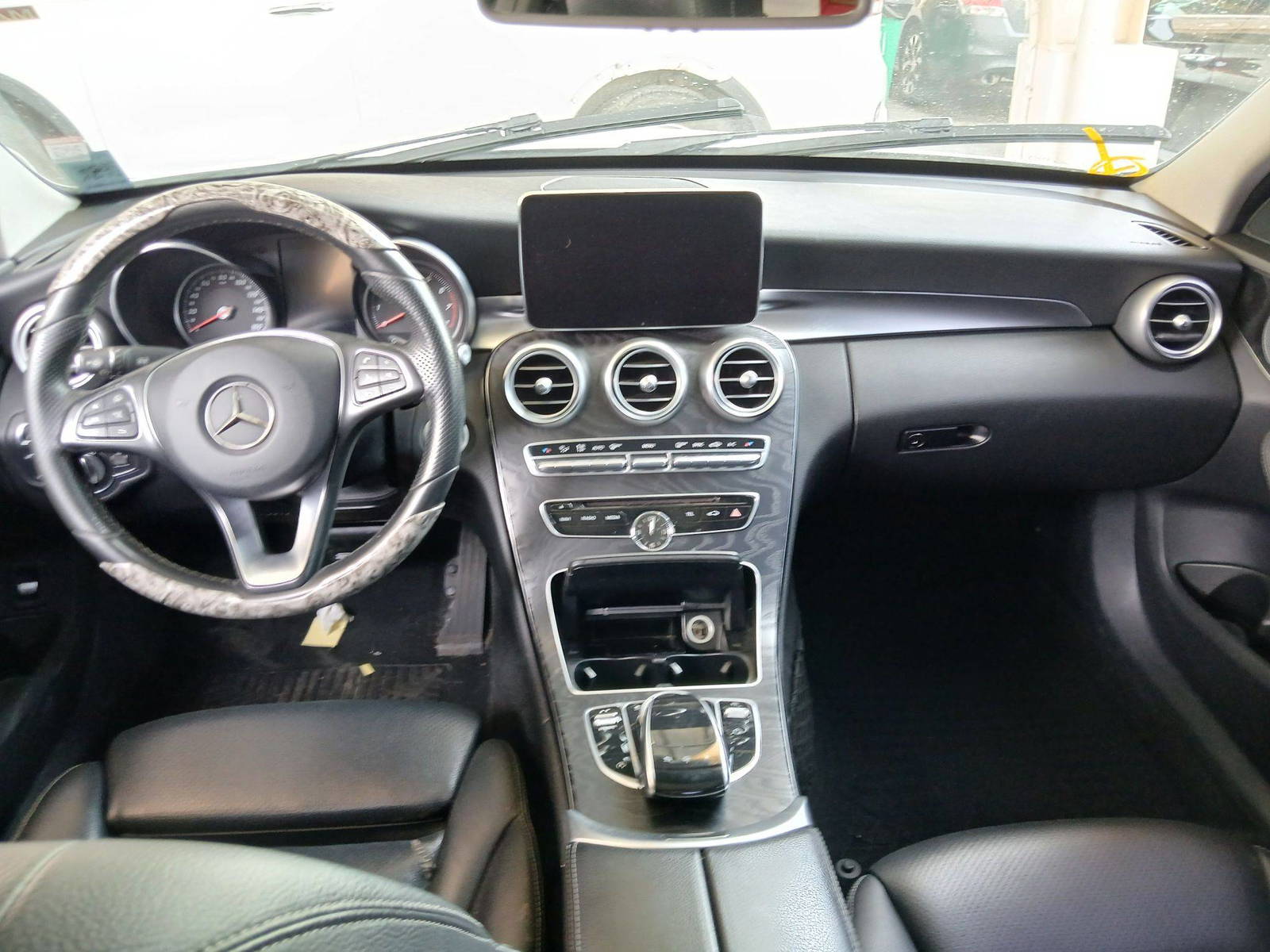 2016 MERCEDES BENZ C300 — 140857 Miles — Lot 8GU149104 — Souq - Marhaba Auctions Used Cars - Image 7