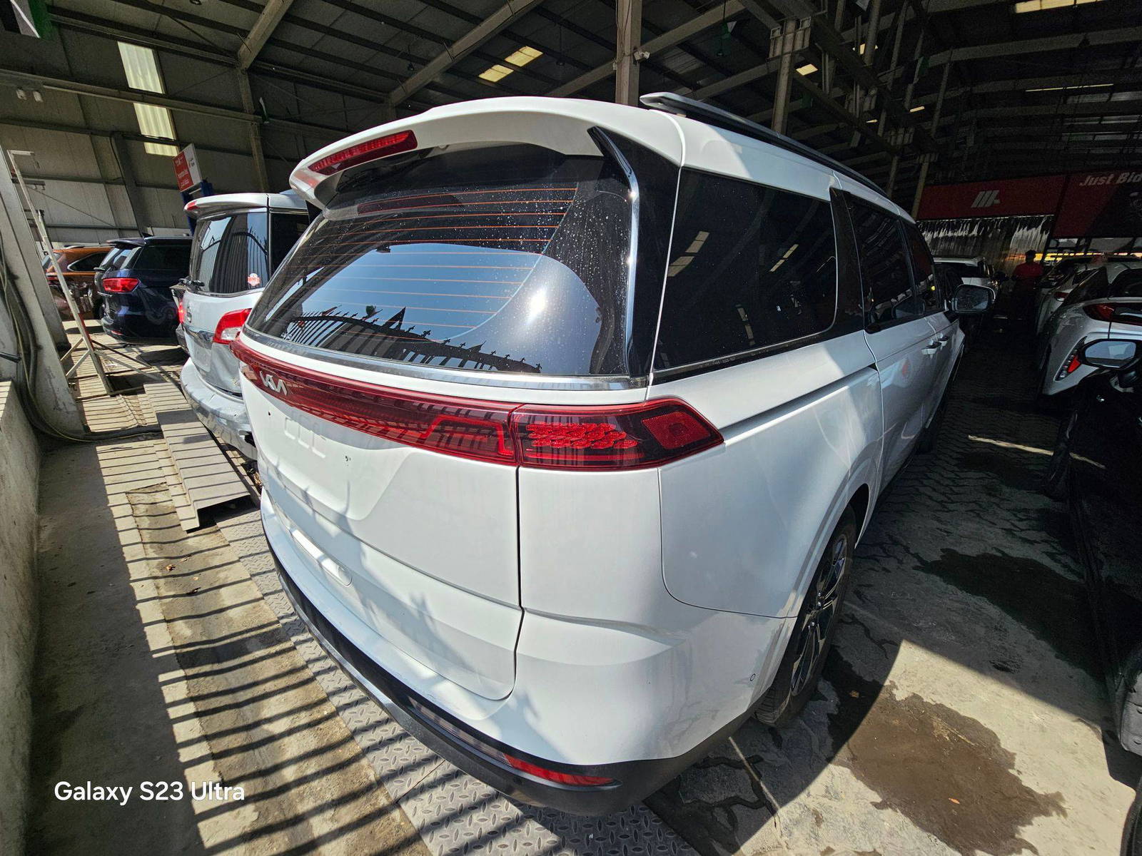 KIA CARNIVAL LX 2023 - Marhaba Auction Used Cars - Image 4