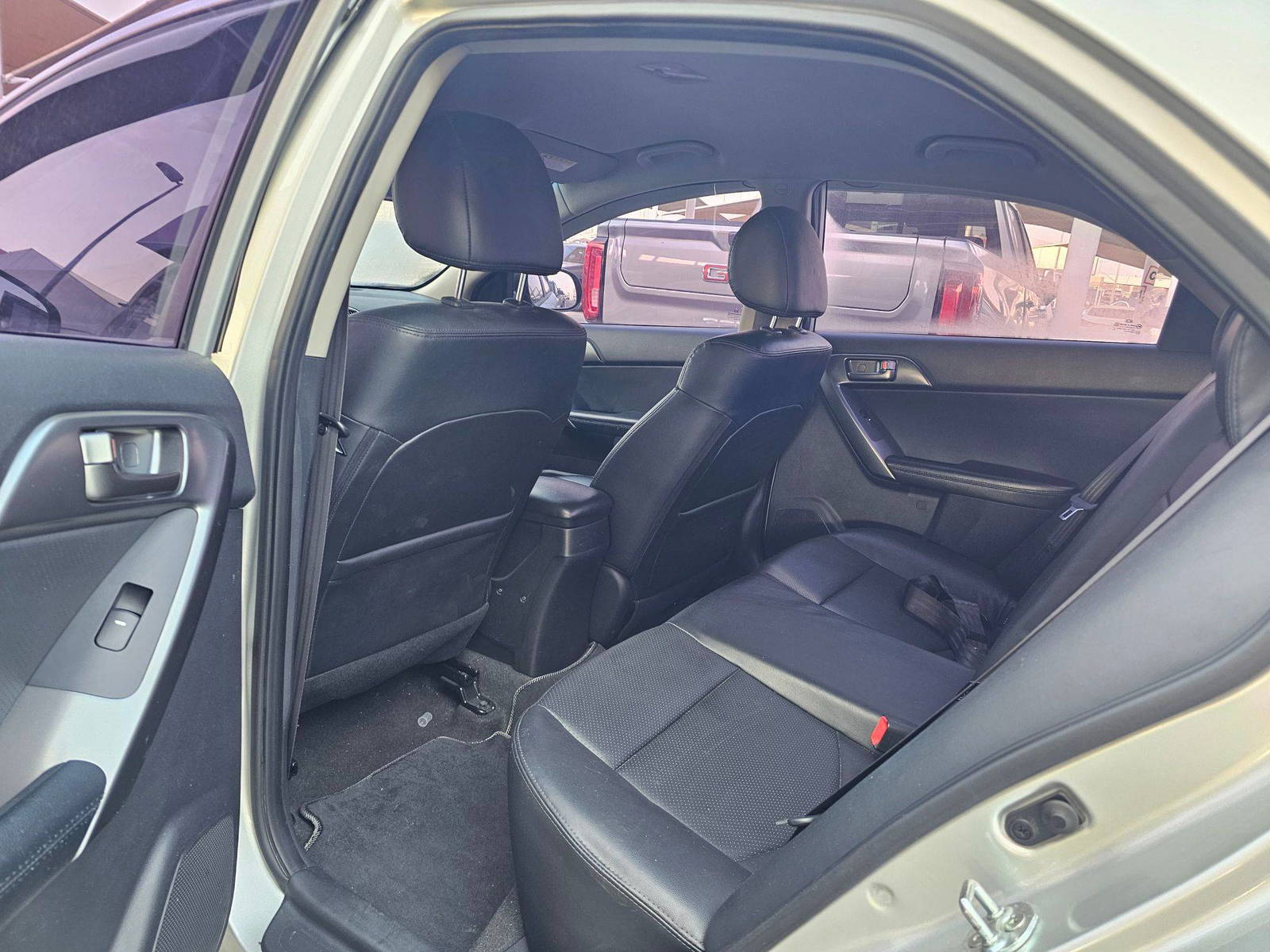 2012 KIA FORTE — 151163 KM — Lot CA951548 — Souq - Marhaba Auctions Used Cars - Image 6