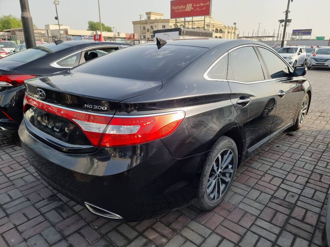 HYUNDAI GRANDEUR 2011 - Marhaba Auction Used Cars - Image 4