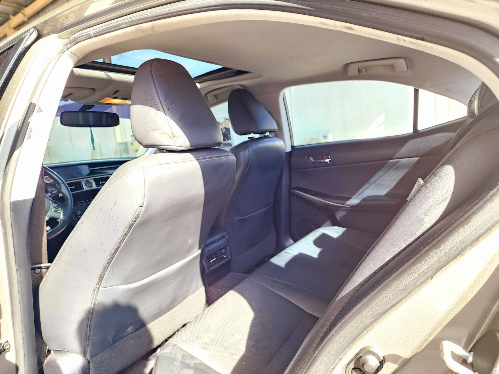 2014 LEXUS IS 250 — 171001 Miles — Lot 40198079 — Souq - Marhaba Auctions Used Cars - Image 6