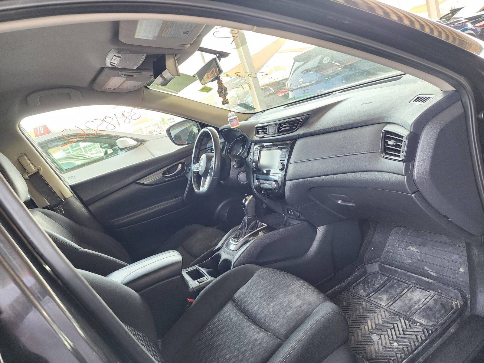 2018 NISSAN ROGUE — 145331 Miles — Lot 38985262 — Souq - Marhaba Auctions Used Cars - Image 8