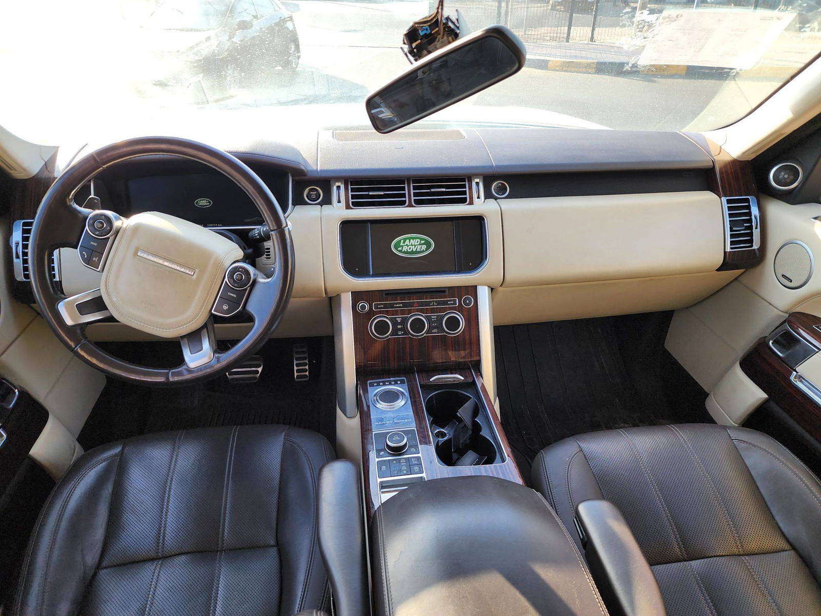 2015 LAND ROVER RANGE ROVER SUPERCHARGED — 108113 KM — Lot 48539763 — Main - Marhaba Auctions Used Cars - Image 7