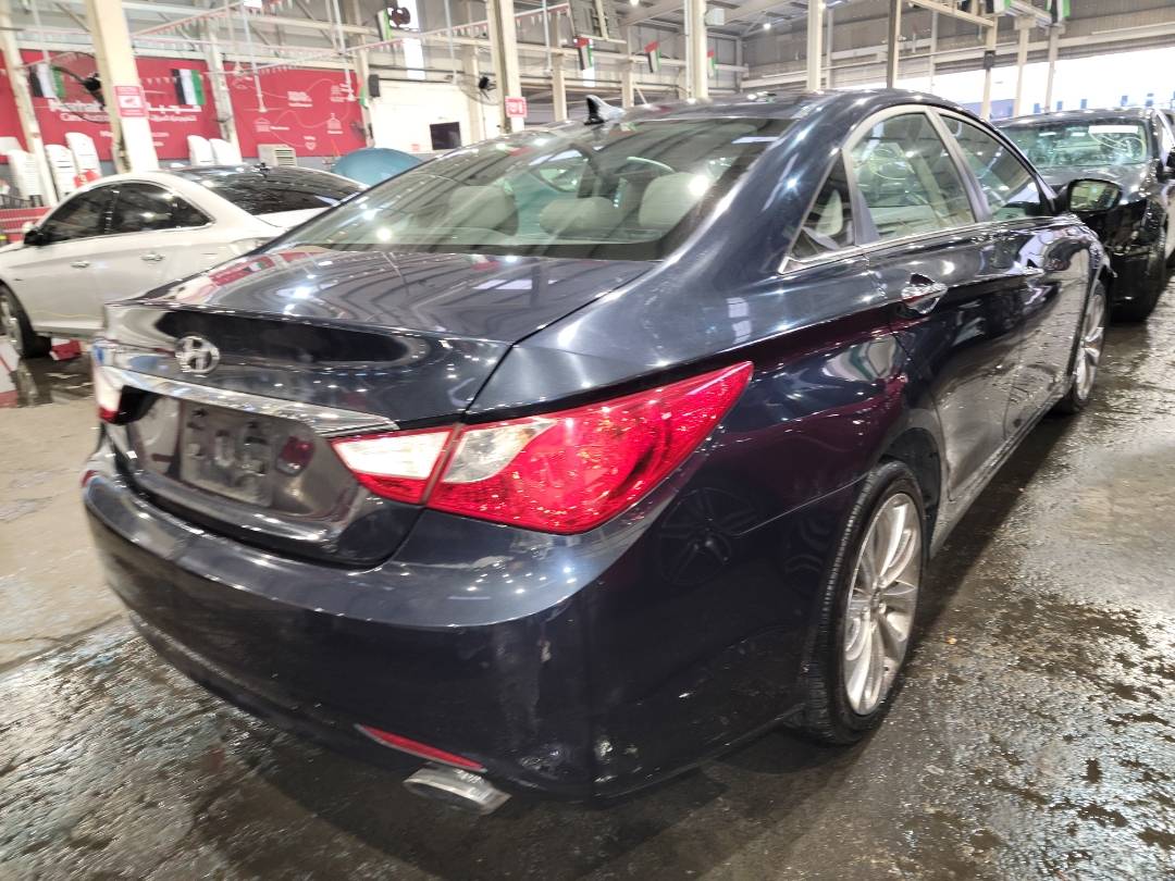 2011 HYUNDAI SONATA — 264592 Miles — Lot 69486443 - Marhaba Auctions Used Cars - Image 4