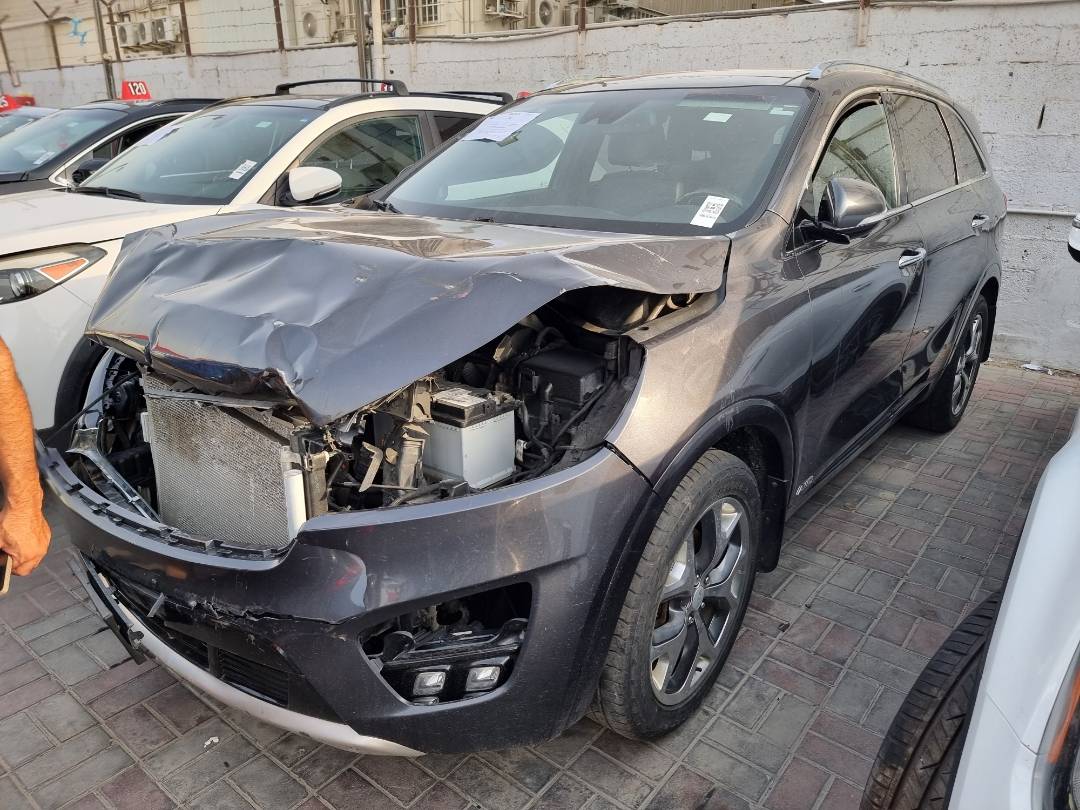 2017 KIA SORENTO — 206811 KM — Lot 47976265 — Souq - Marhaba Auctions Used Cars - Image 4