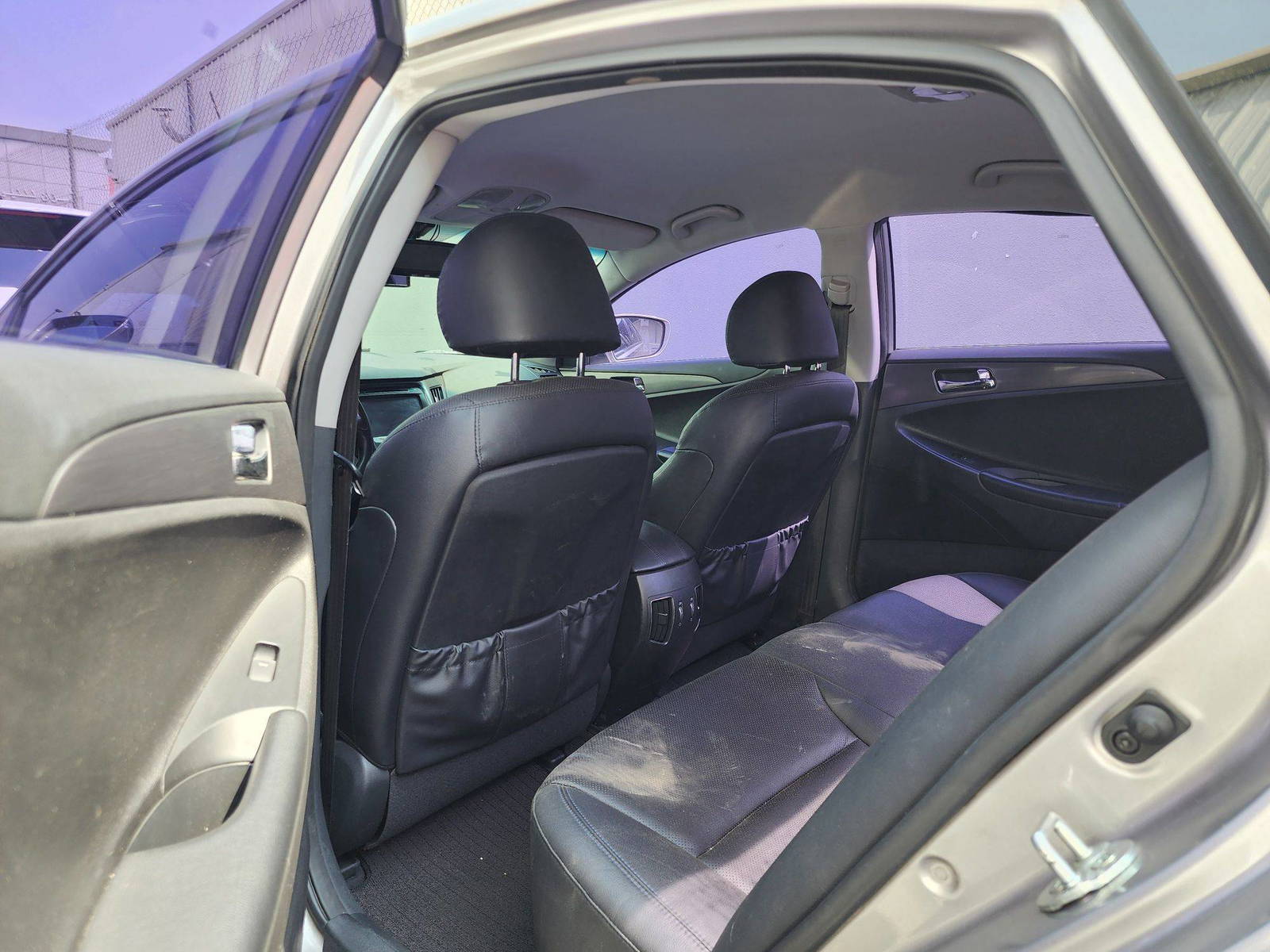 2014 HYUNDAI SONATA — 170645 KM — Lot 214578 — Al Quoz - Marhaba Auctions Used Cars - Image 7