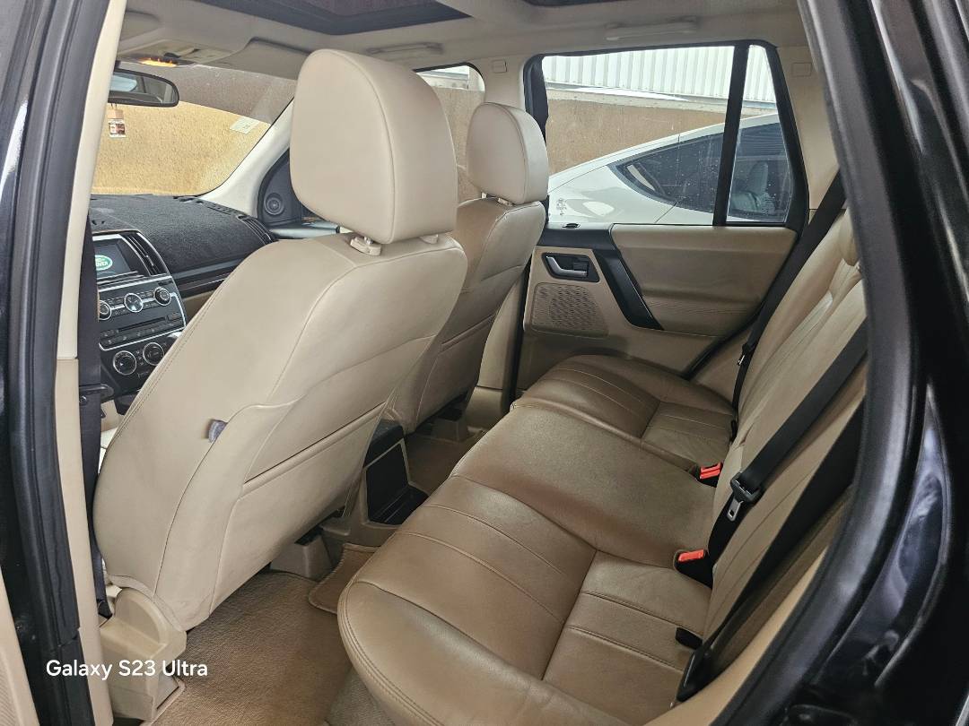 2014 LAND ROVER LR2 — 175563 KM — Lot H396465 — Main - Marhaba Auctions Used Cars - Image 9