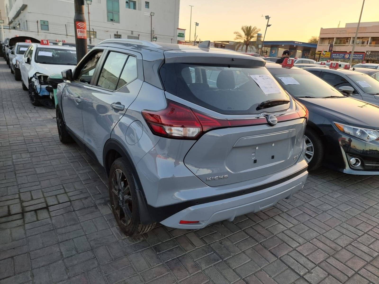NISSAN KICKS