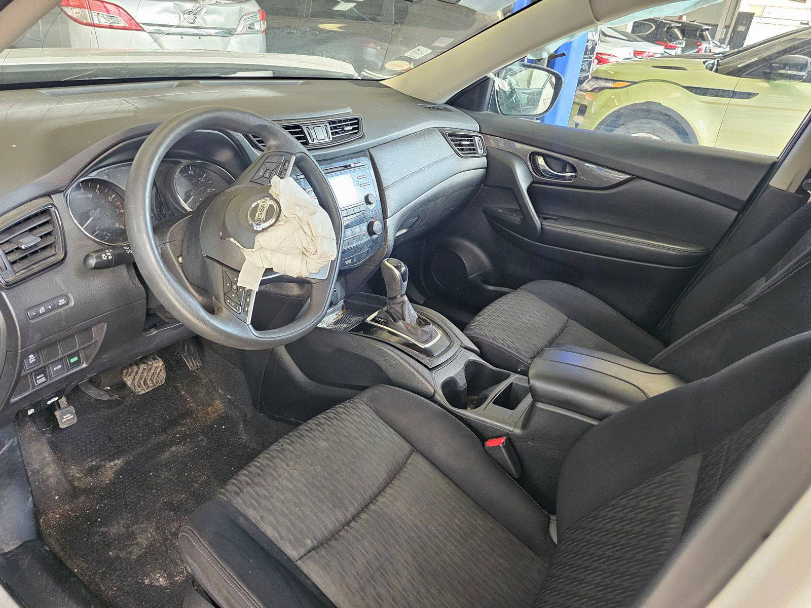 NISSAN ROGUE 2017 - Marhaba Auction Used Cars - Image 6