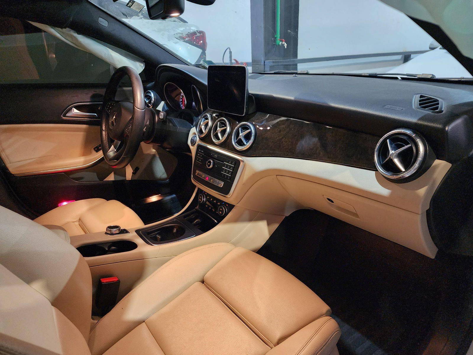 2018 MERCEDES BENZ CLA 250 — 69660 Miles — Lot 39535612 — Al Quoz - Marhaba Auctions Used Cars - Image 8