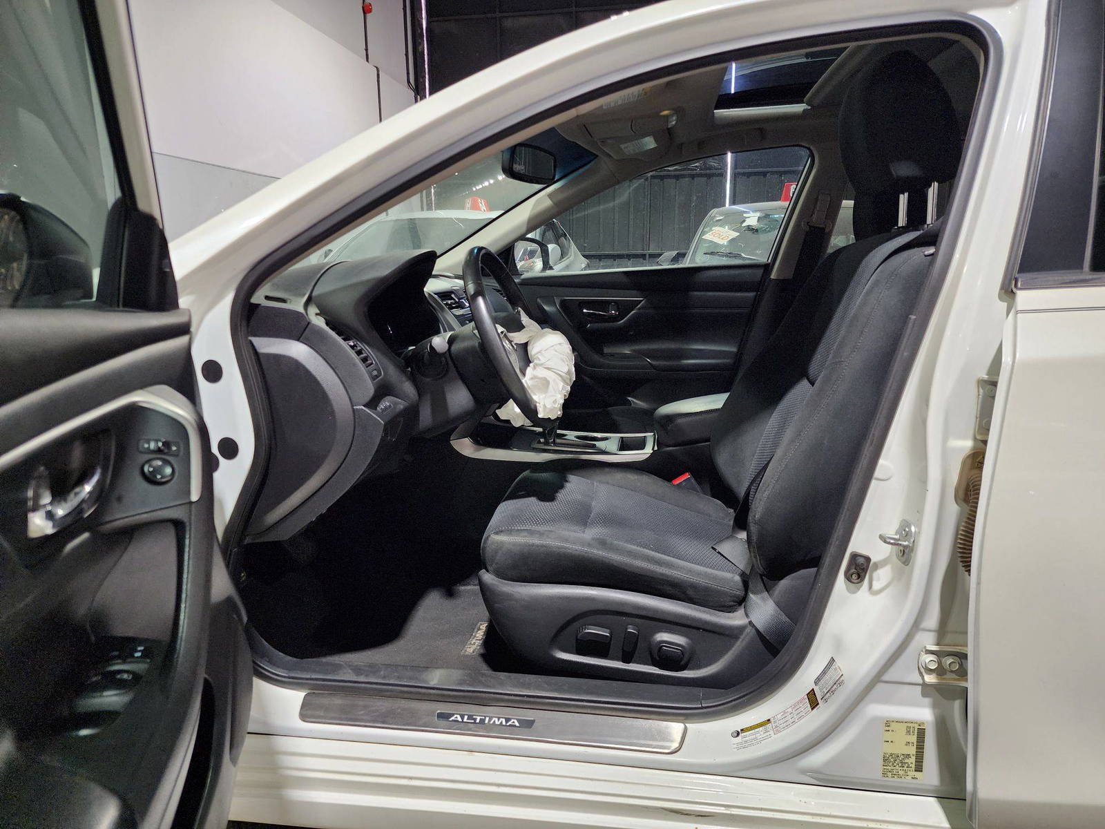 2015 NISSAN ALTIMA — 160802 Miles — Lot 7FC494265 — Souq - Marhaba Auctions Used Cars - Image 5