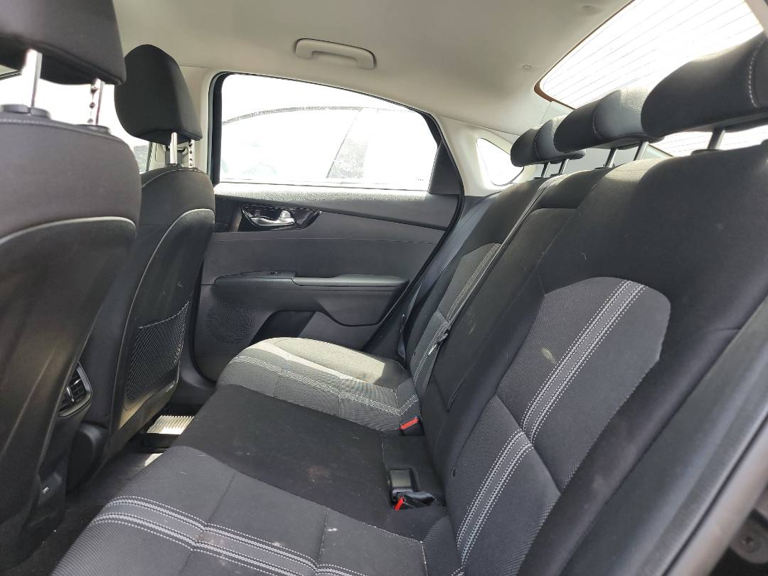 2022 KIA FORTE — 28540 KM — Lot E458631 — Main - Marhaba Auctions Used Cars - Image 7