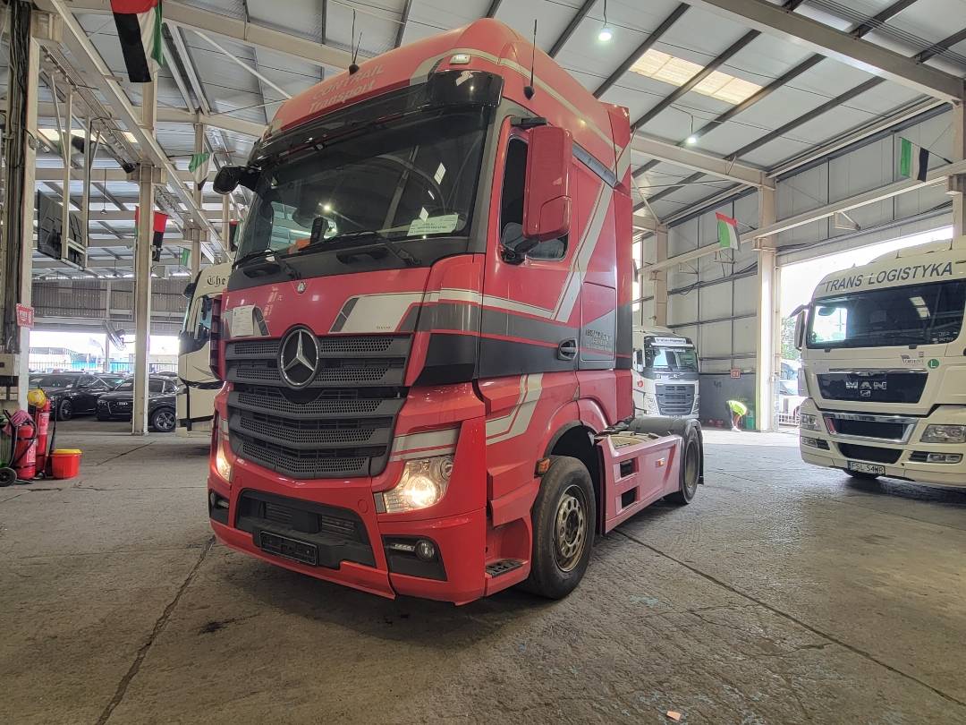 2015 MERCEDES BENZ ACTROS 1840 — 921508 KM — Lot 1L925043 — Main - Marhaba Auctions Used Cars - Image 4