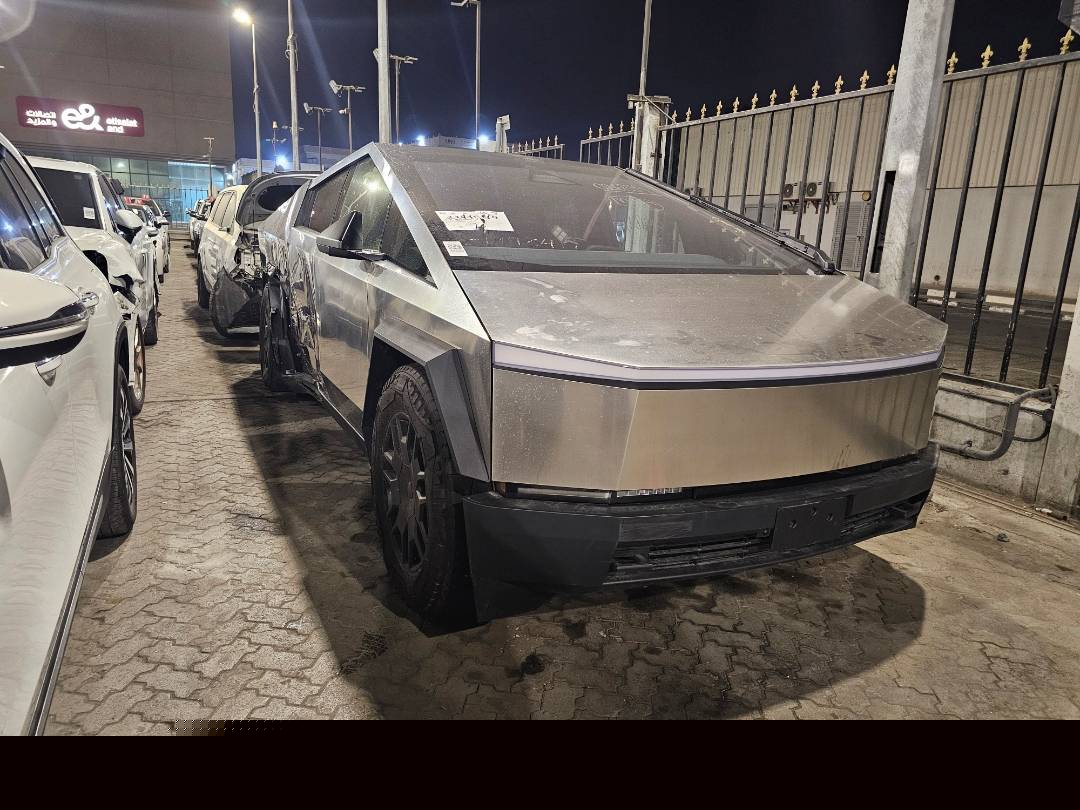 TESLA CYBERTRUCK 2024 - Marhaba Auction Used Cars - Image 3
