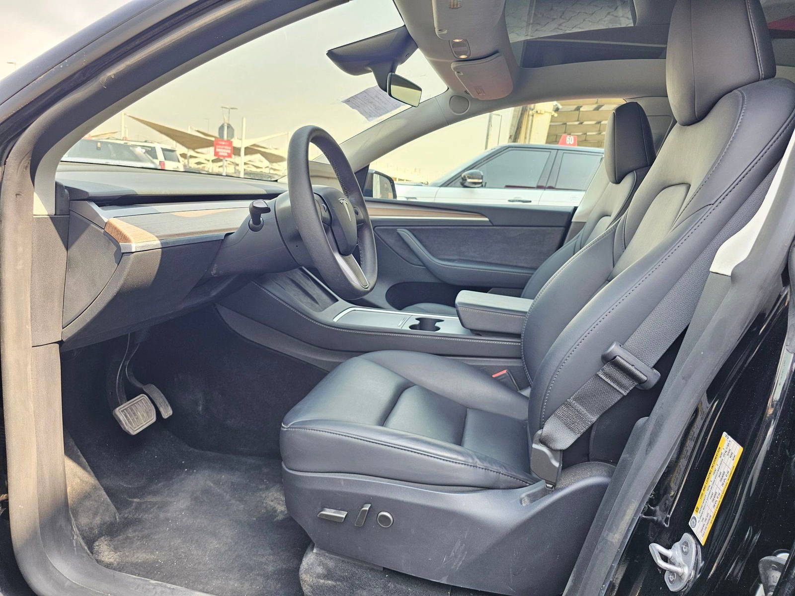 2024 TESLA MODEL Y — 15593 KM — Lot E9RF130158 — Souq - Marhaba Auctions Used Cars - Image 9